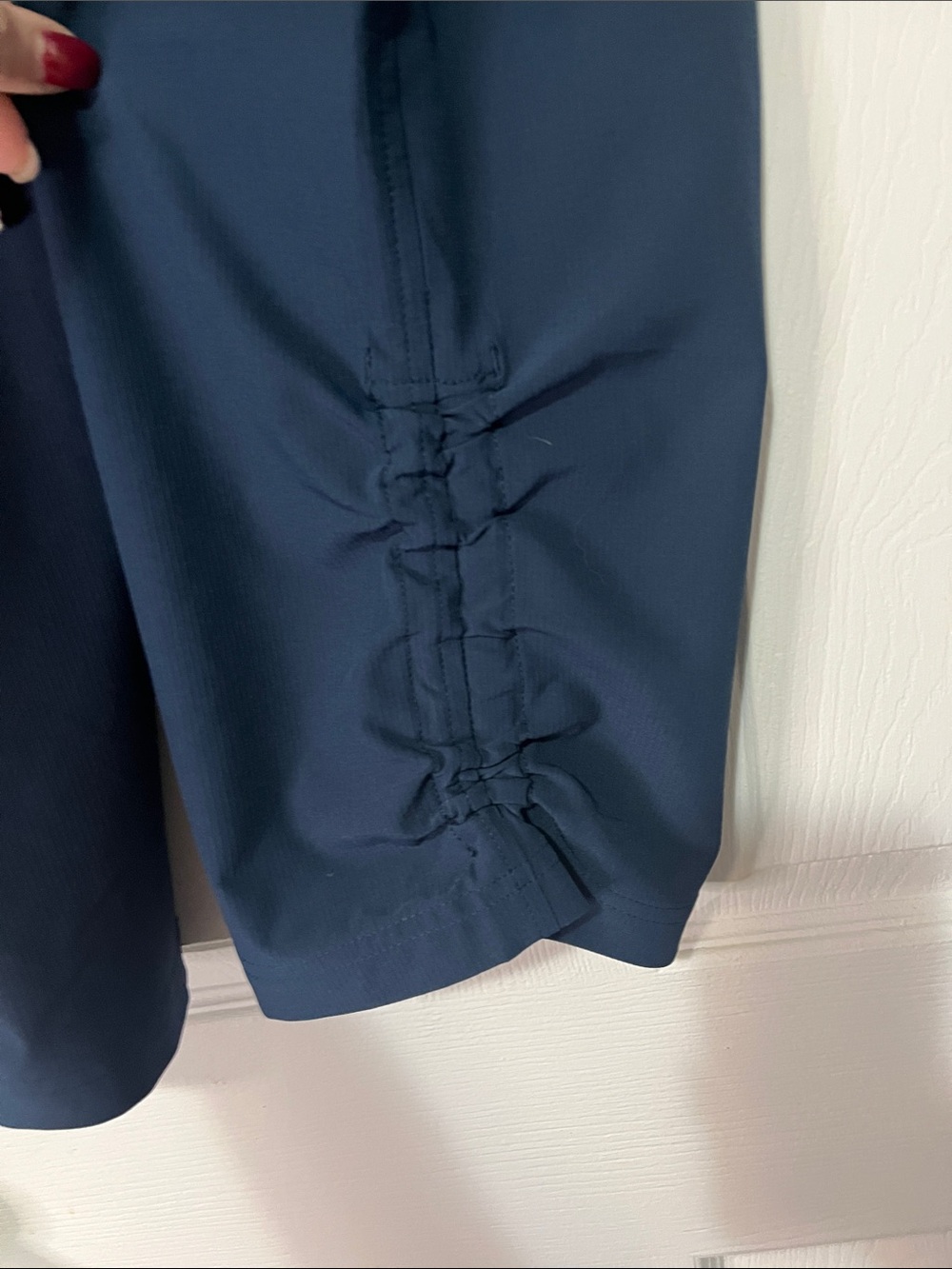Eddie Bauer Ripstop Crop pants. Women’s size 12 NWT Navy Blue - Picture 3 of 10